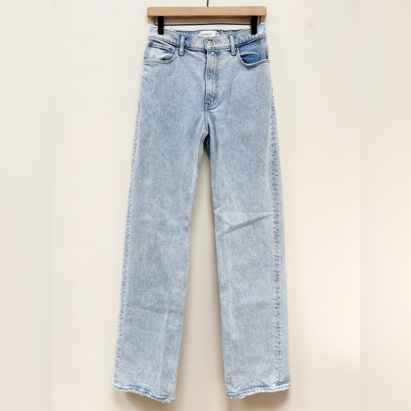 Abercrombie and Fitch 90s relaxed wide leg jean high-rise in light wash 26 / 2L - Picture 2 of 14